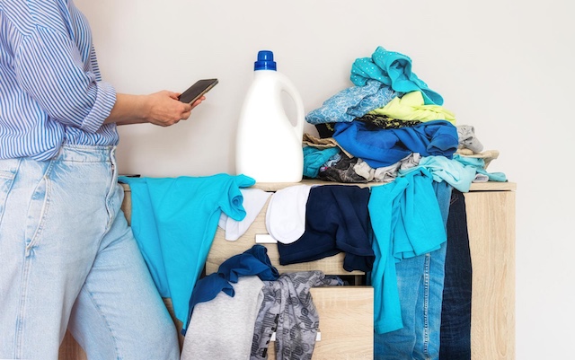 How to Start Decluttering When Overwhelmed: Simple Strategies to Gain Control